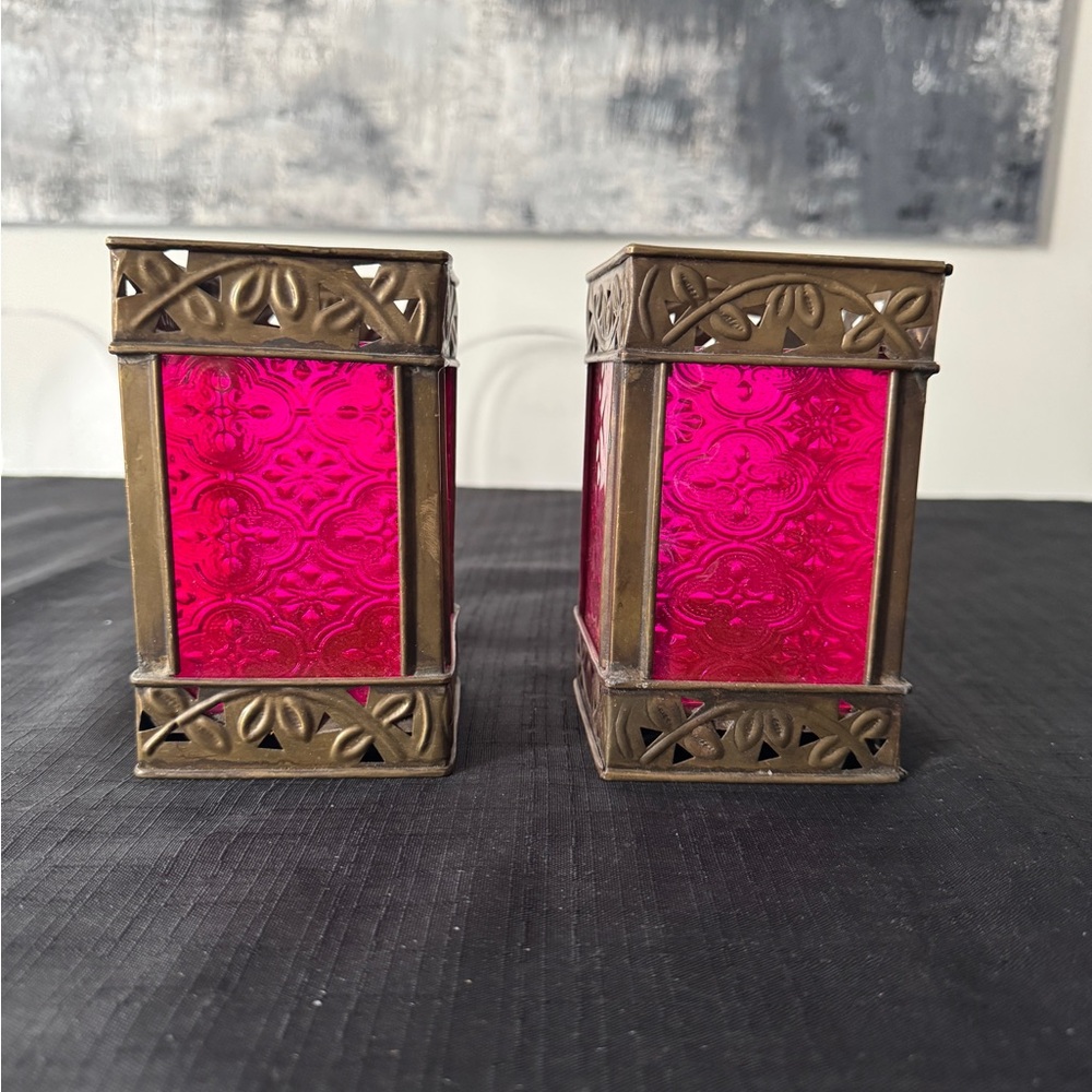 Elegant Red Lantern Set